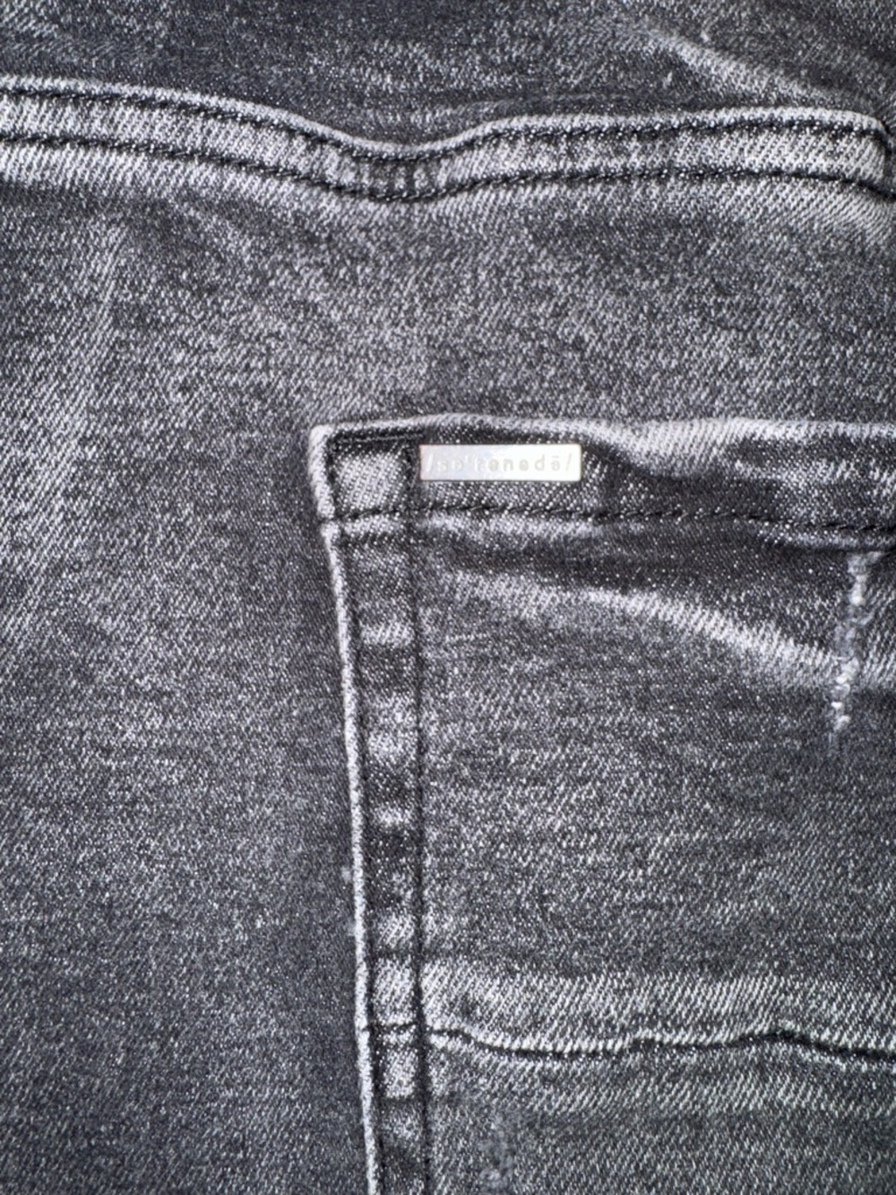 Serenede Men's Distressed Black Stretch Jeans - Picture 11 of 11